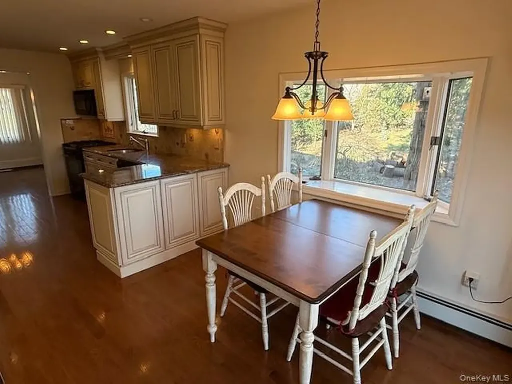 11 Arbor Street Great Neck NY 11021