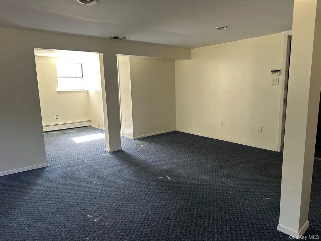 106 Woods Drive Roslyn NY 11576