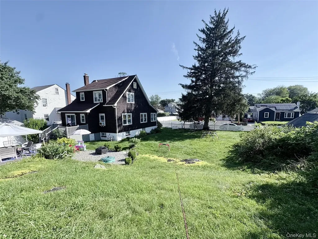 8 Harper Avenue Montrose NY 10548