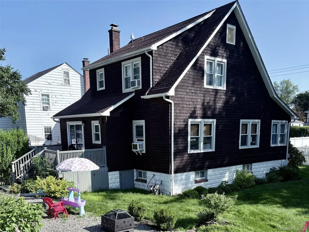 8 Harper Avenue Montrose NY 10548