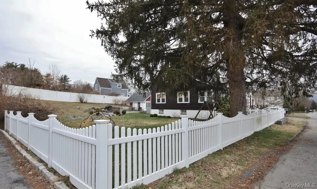 8 Harper Avenue Montrose NY 10548