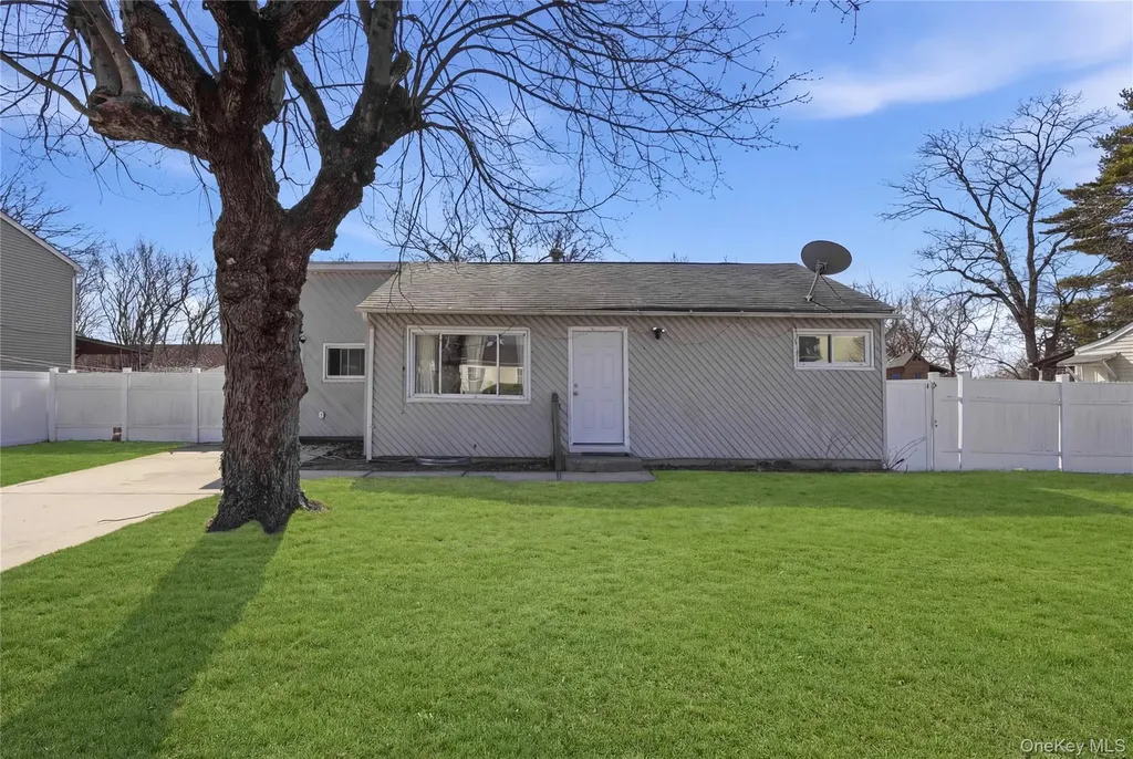 17 Cedar Street Central Islip NY 11722