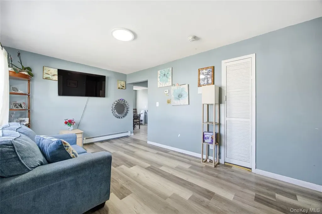 17 Cedar Street Central Islip NY 11722