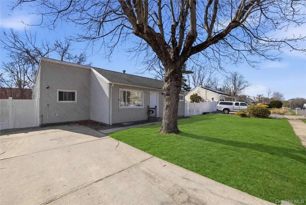 17 Cedar Street Central Islip NY 11722