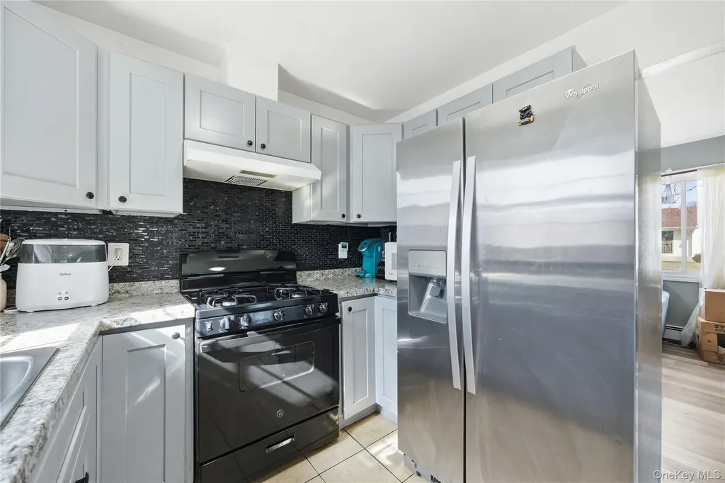 17 Cedar Street Central Islip NY 11722