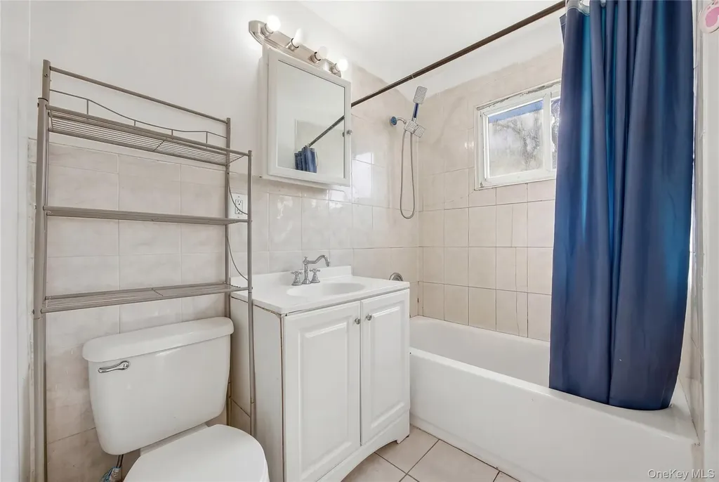 17 Cedar Street Central Islip NY 11722