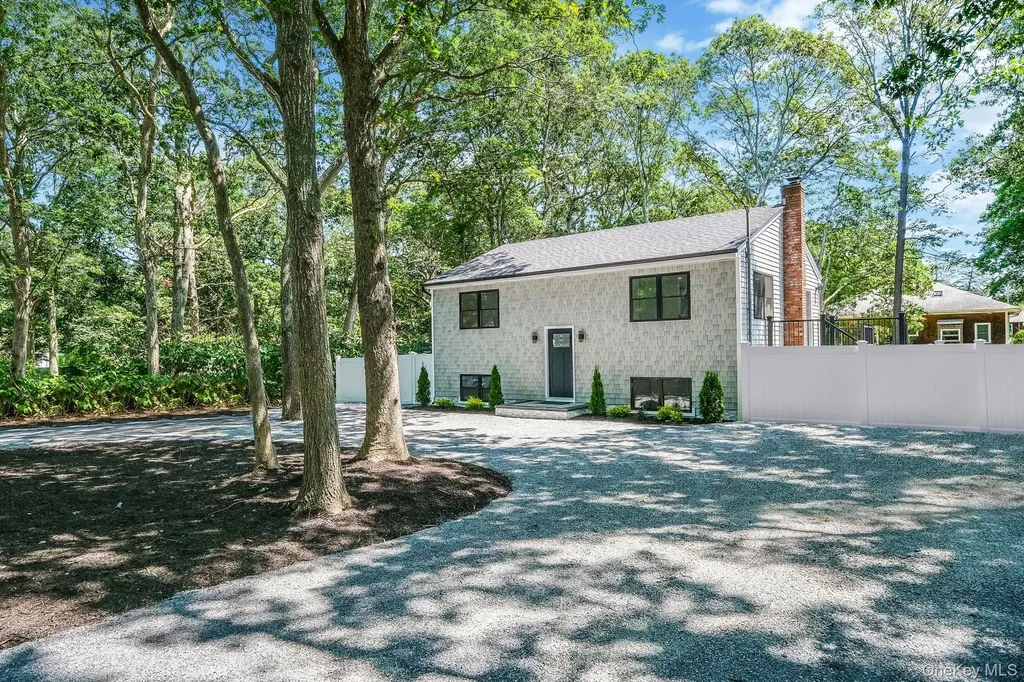38 Columbia Avenue Westhampton NY 11977
