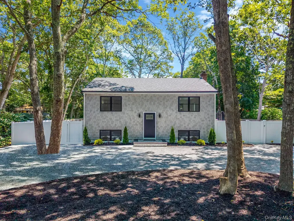 38 Columbia Avenue Westhampton NY 11977
