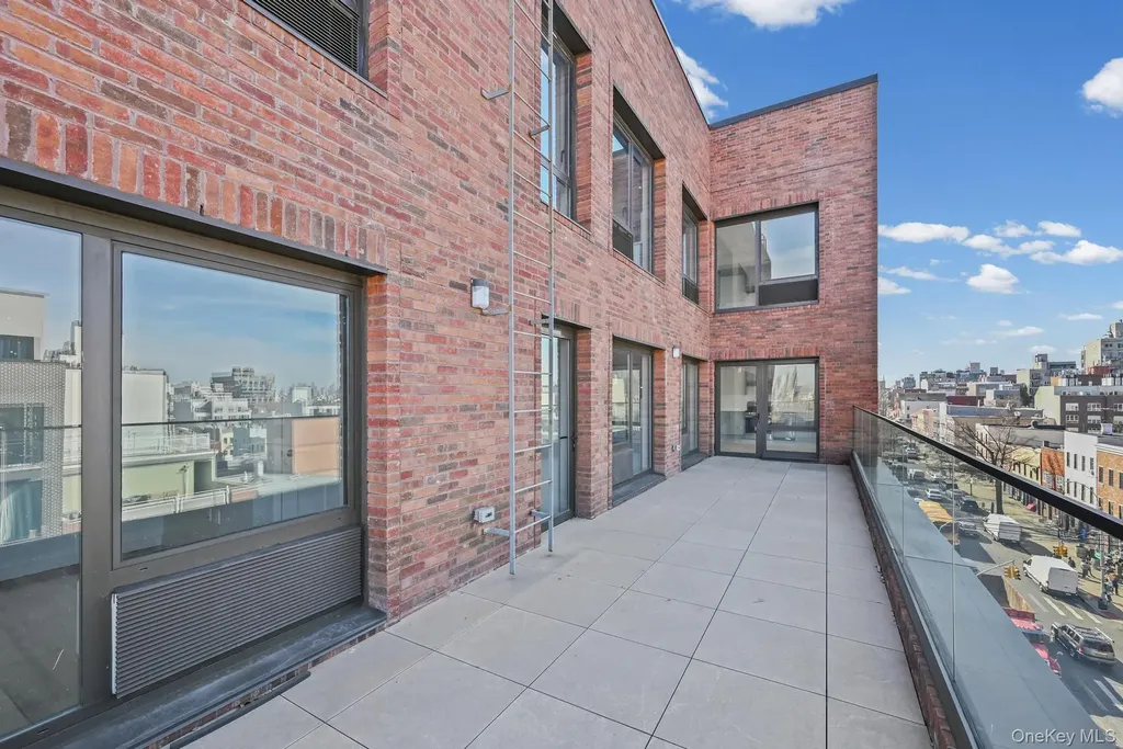 444 Graham Avenue Brooklyn NY 11211