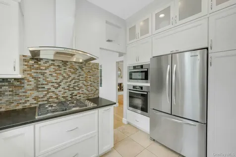 31 Pierce Drive Pleasantville NY 10570