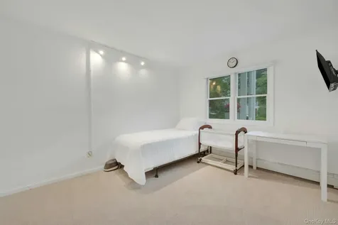 31 Pierce Drive Pleasantville NY 10570