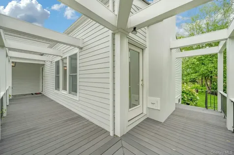 31 Pierce Drive Pleasantville NY 10570