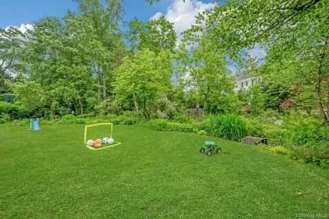 31 Pierce Drive Pleasantville NY 10570