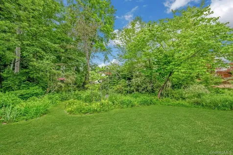 31 Pierce Drive Pleasantville NY 10570