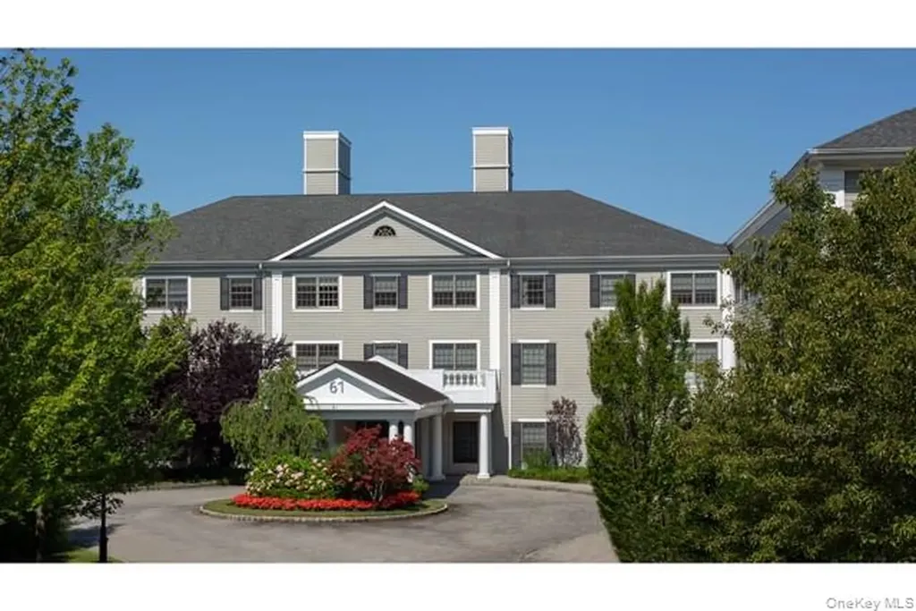 61 Bryant Avenue Roslyn Harbor NY 11576