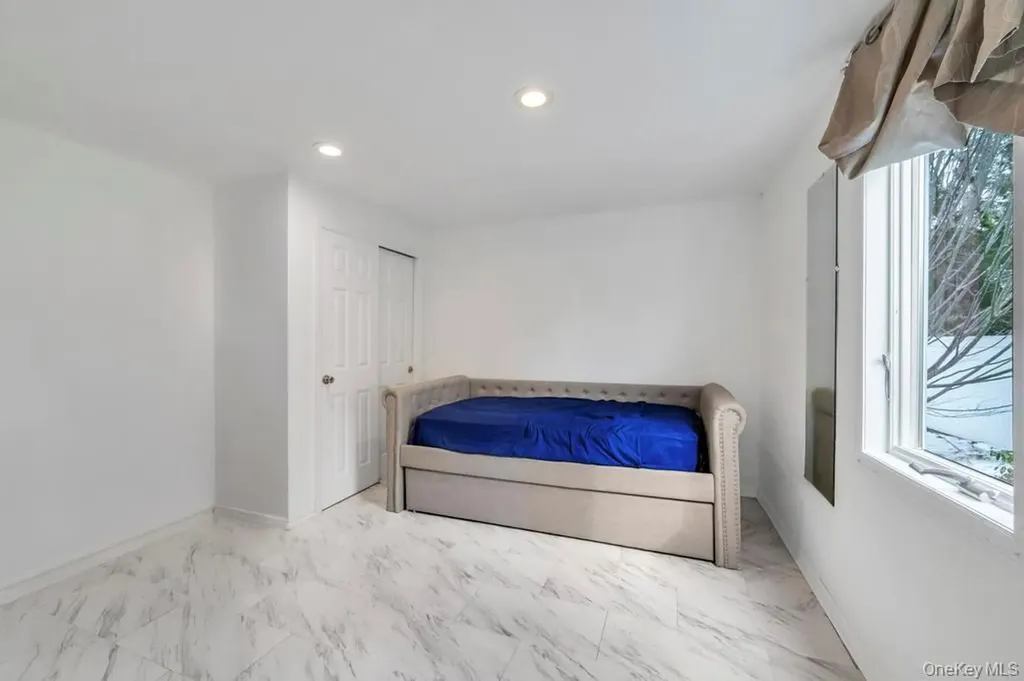 159 Dawn Drive Centereach NY 11720