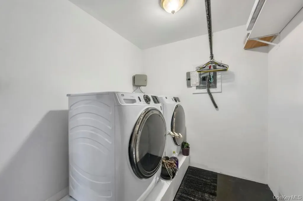 159 Dawn Drive Centereach NY 11720