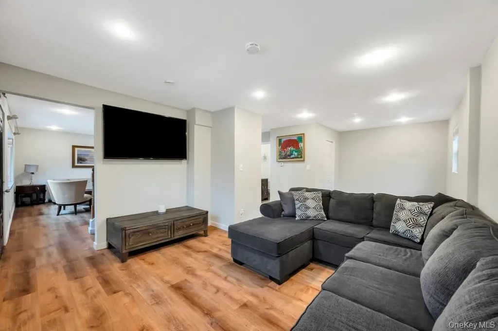 159 Dawn Drive Centereach NY 11720
