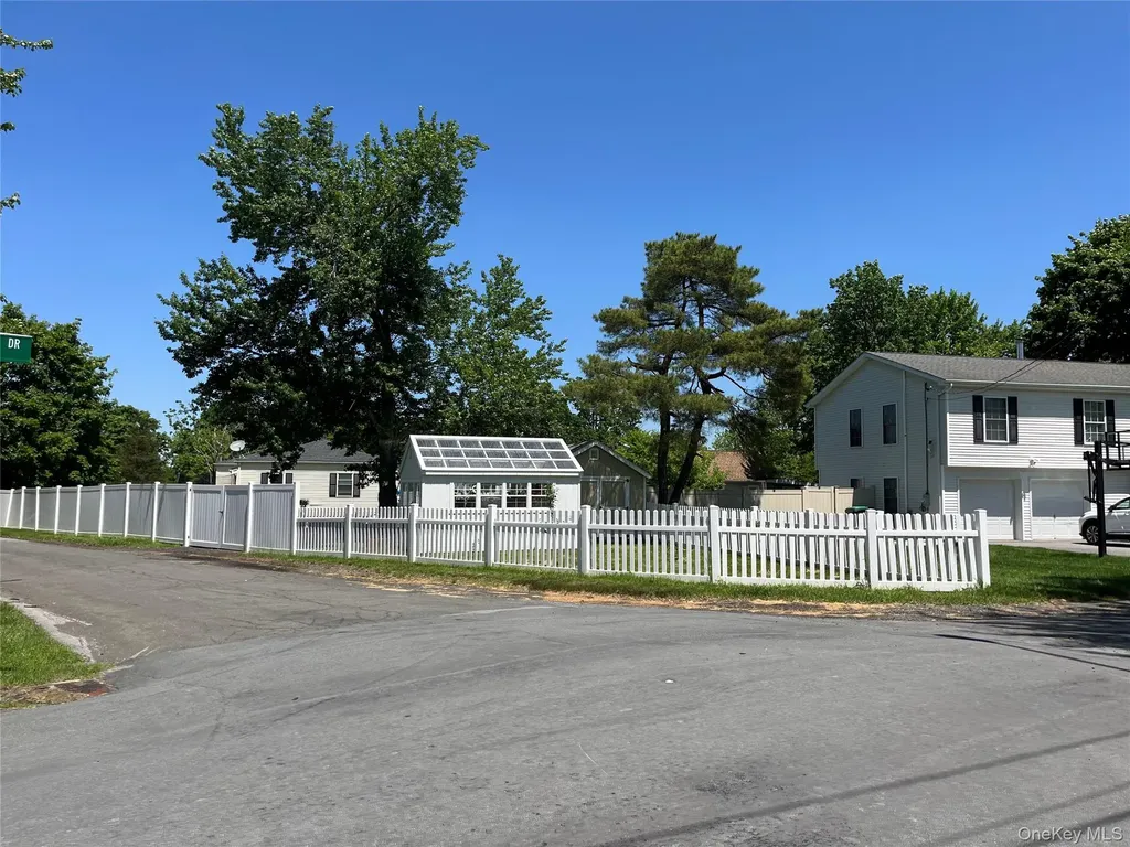 83 Lake Region Boulevard Monroe NY 10950