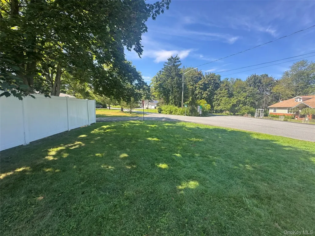 83 Lake Region Boulevard Monroe NY 10950