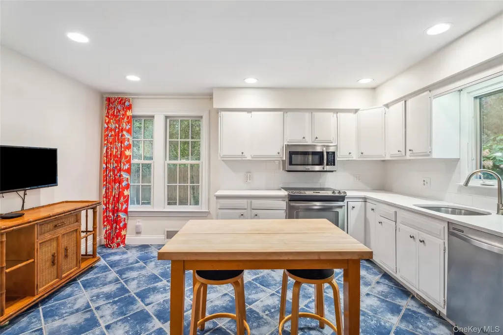 73 Beach Road Westhampton Beach NY 11978