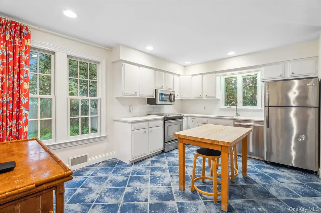73 Beach Road Westhampton Beach NY 11978