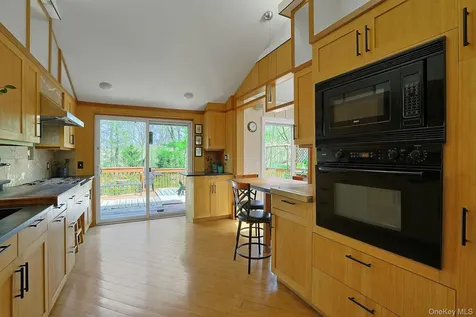 136 Furnace Woods Road Cortlandt Manor NY 10567
