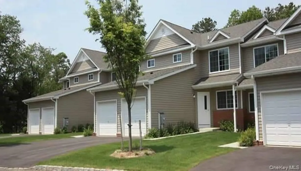 47 Stevens Place Coram NY 11727