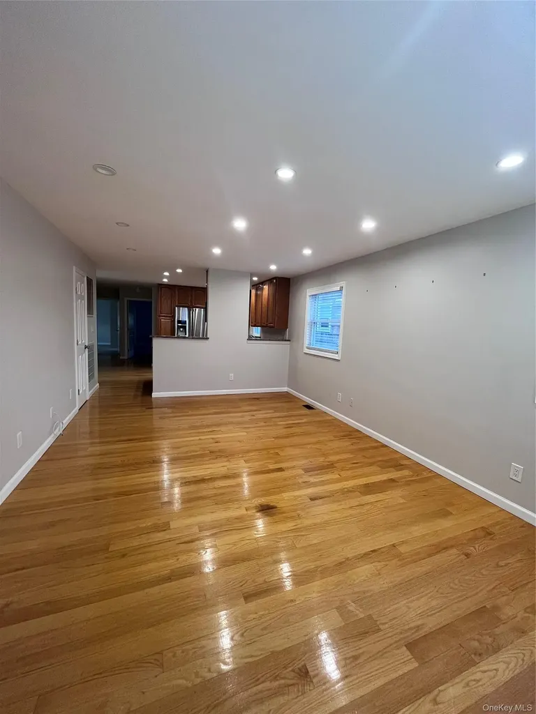 442 E Beech Street Long Beach NY 11561
