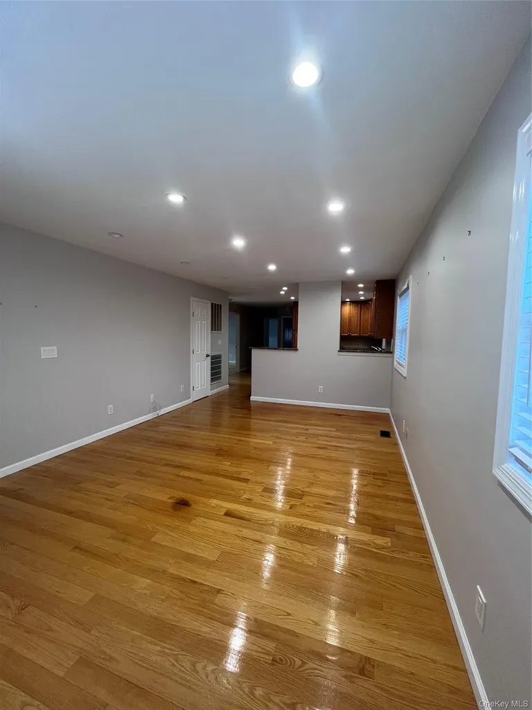442 E Beech Street Long Beach NY 11561