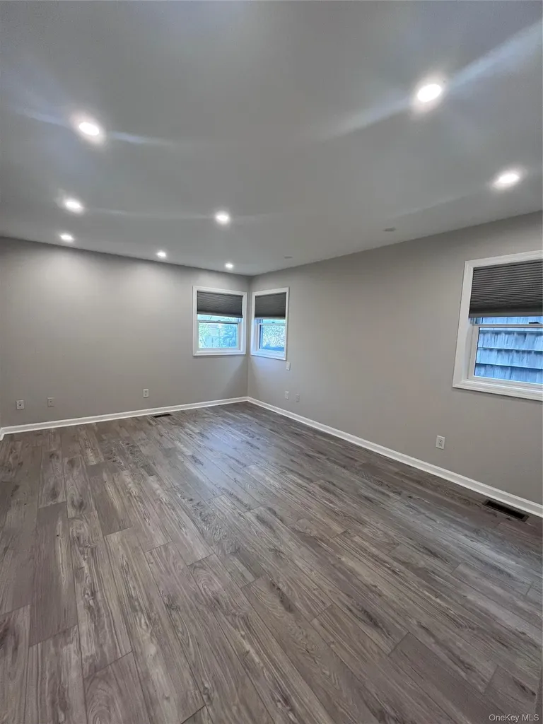 442 E Beech Street Long Beach NY 11561