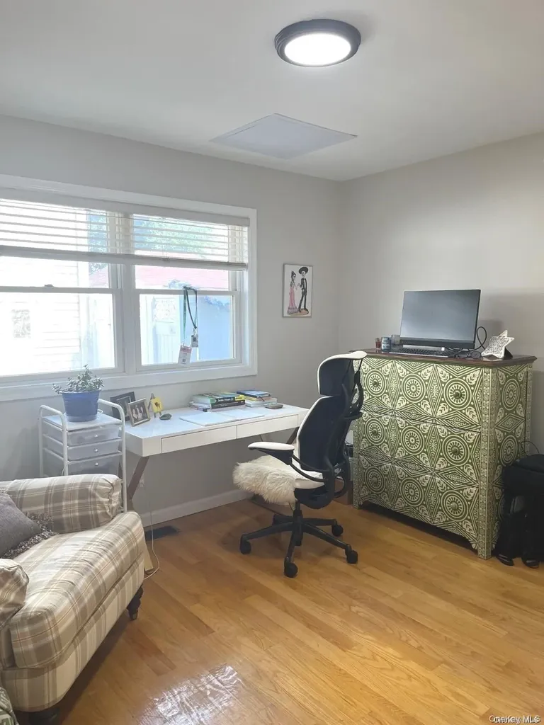 442 E Beech Street Long Beach NY 11561