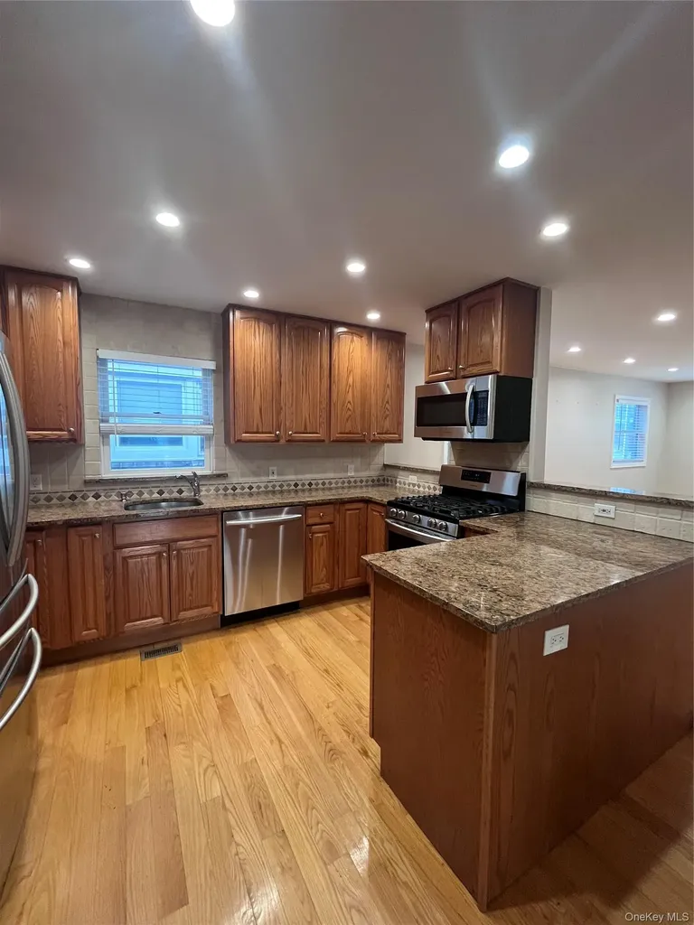 442 E Beech Street Long Beach NY 11561