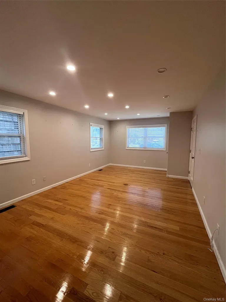 442 E Beech Street Long Beach NY 11561