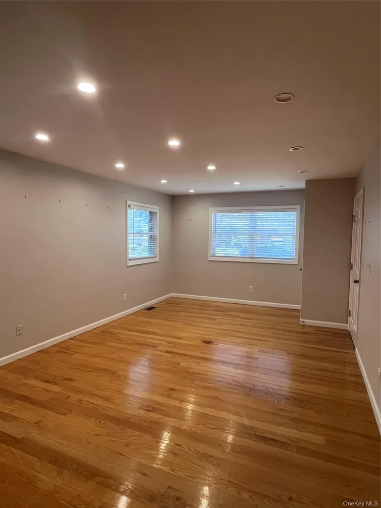 442 E Beech Street Long Beach NY 11561