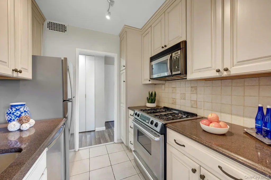 240 Garth Road Scarsdale NY 10583