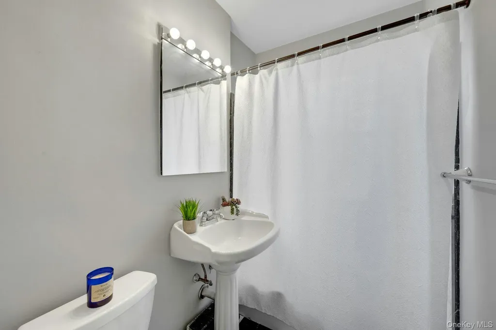 240 Garth Road Scarsdale NY 10583