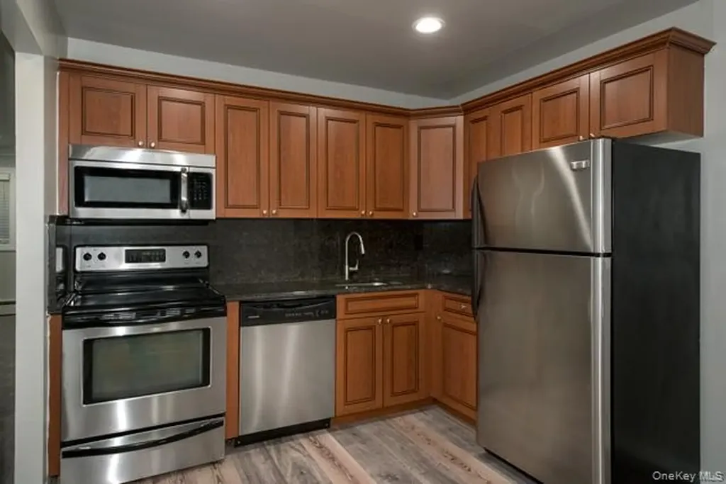 25 Westgate Drive Bohemia NY 11716