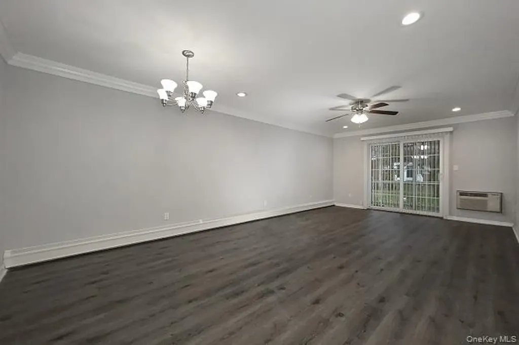 30 Westgate Drive Bohemia NY 11716