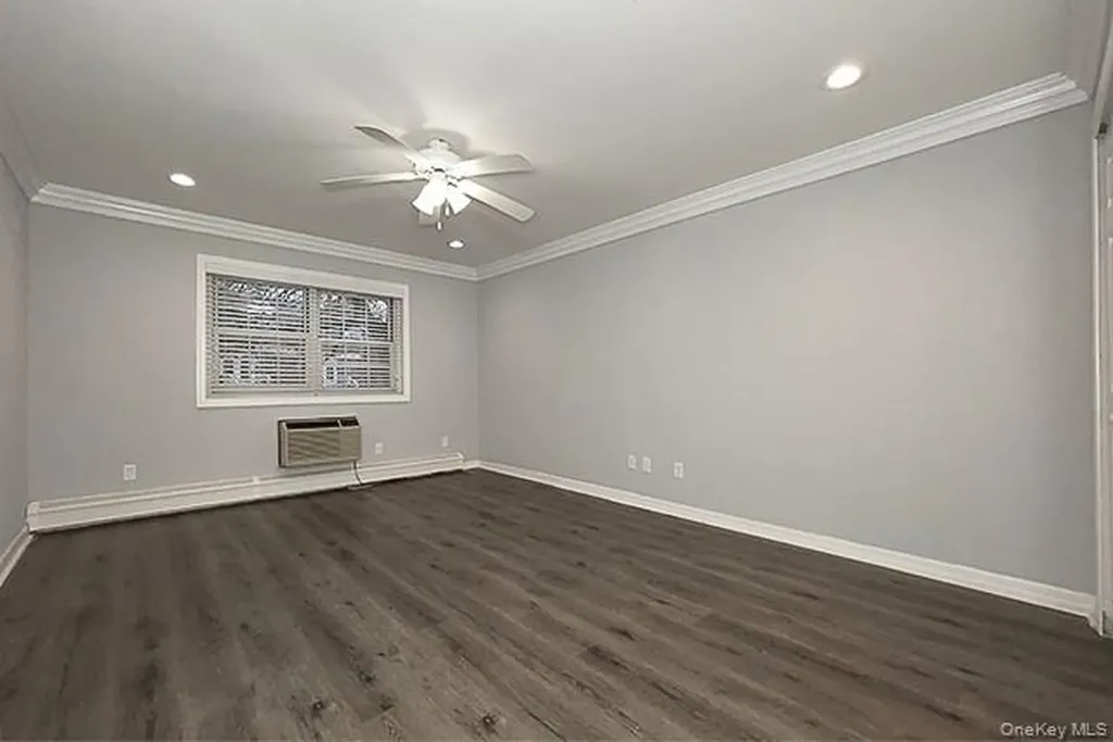 30 Westgate Drive Bohemia NY 11716