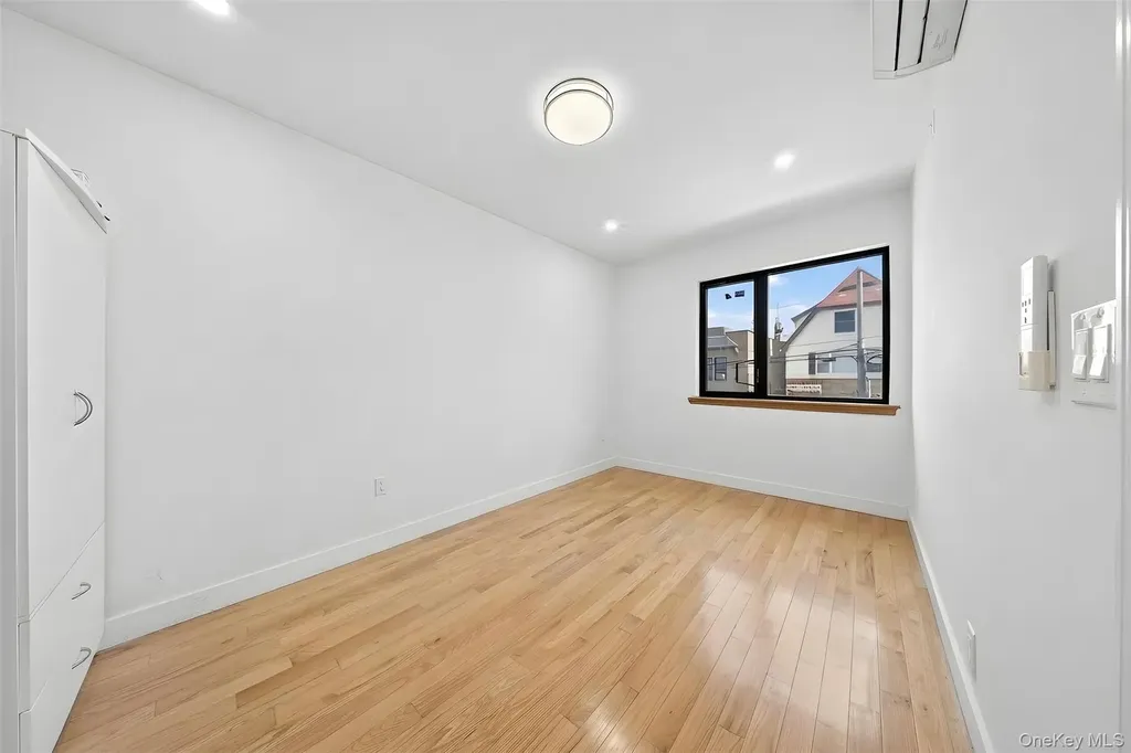 14538 34th Avenue Flushing NY 11354