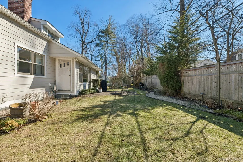 6 Saint George Road Great Neck NY 11021