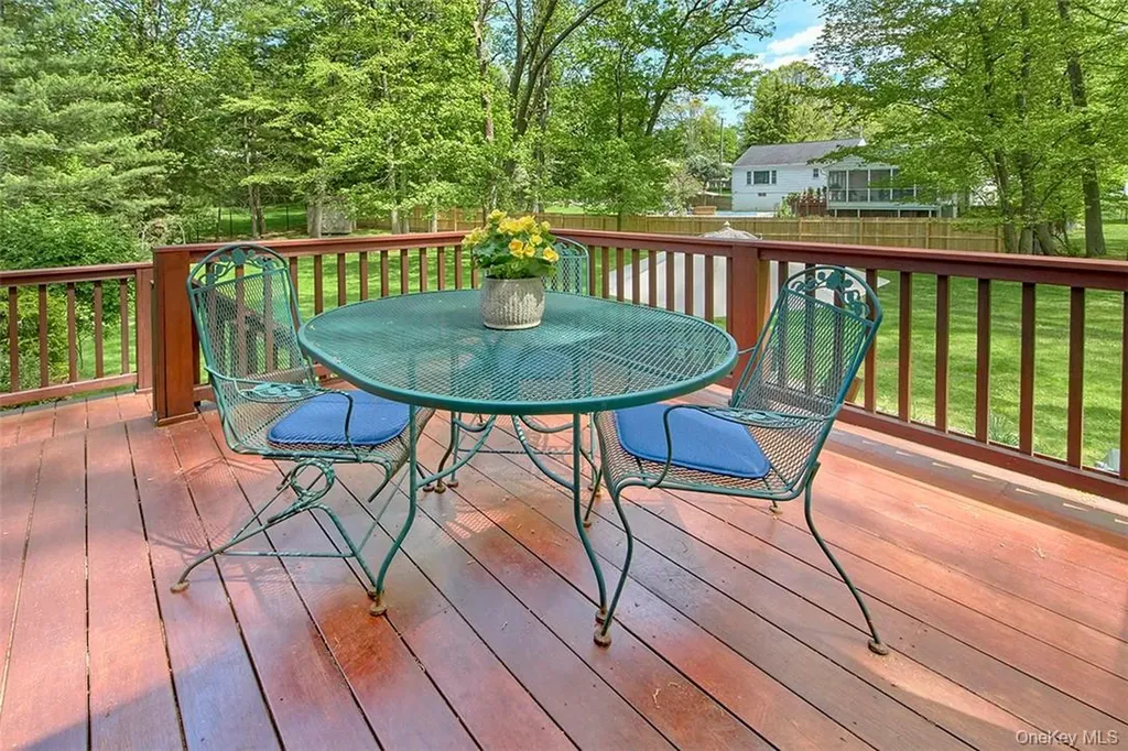 21 Douglas Circle Rye NY 10580