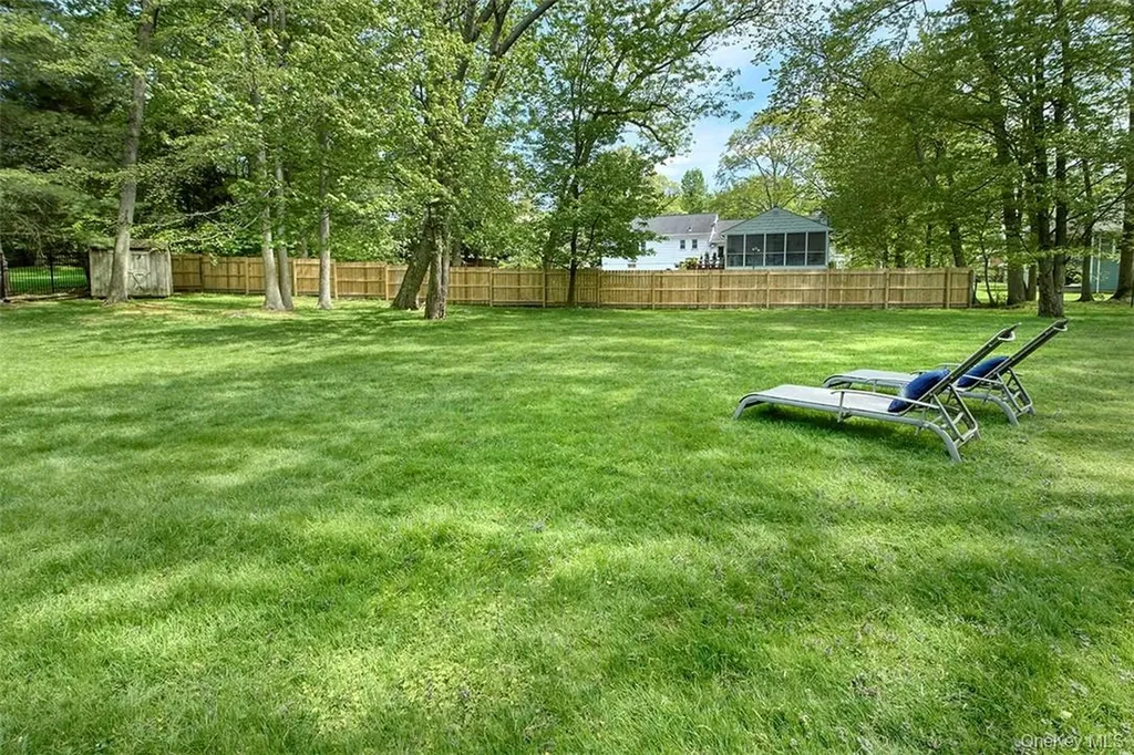 21 Douglas Circle Rye NY 10580