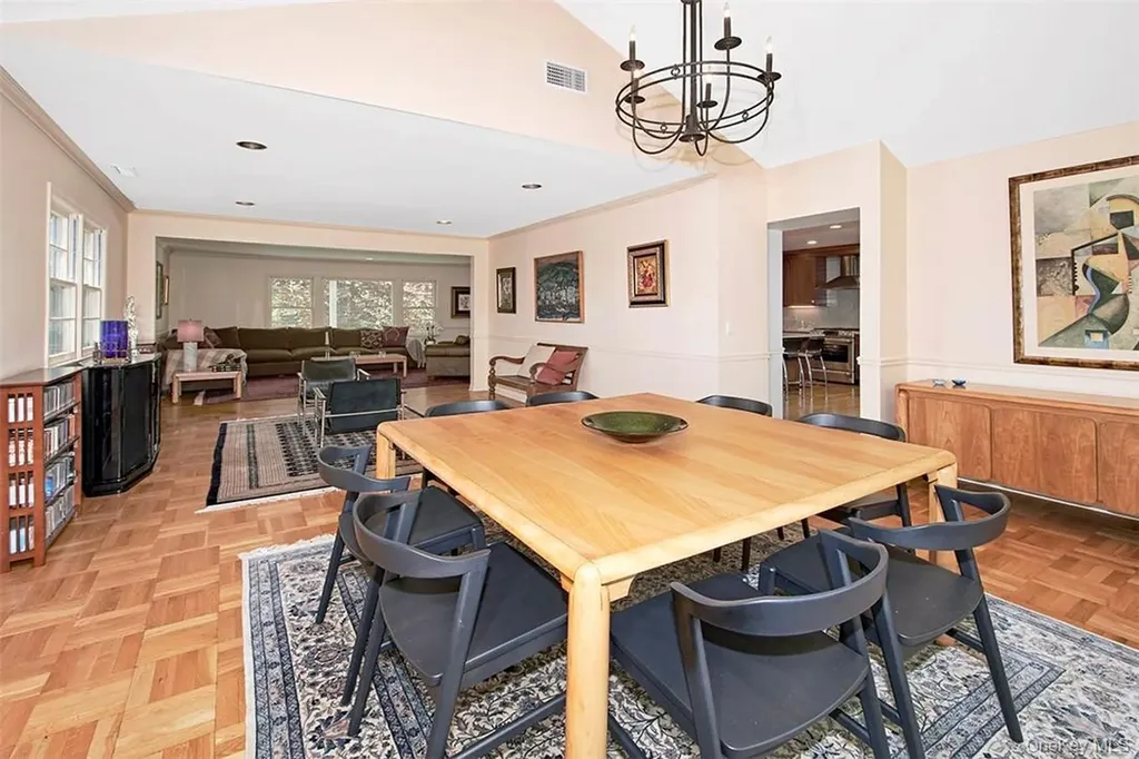 21 Douglas Circle Rye NY 10580