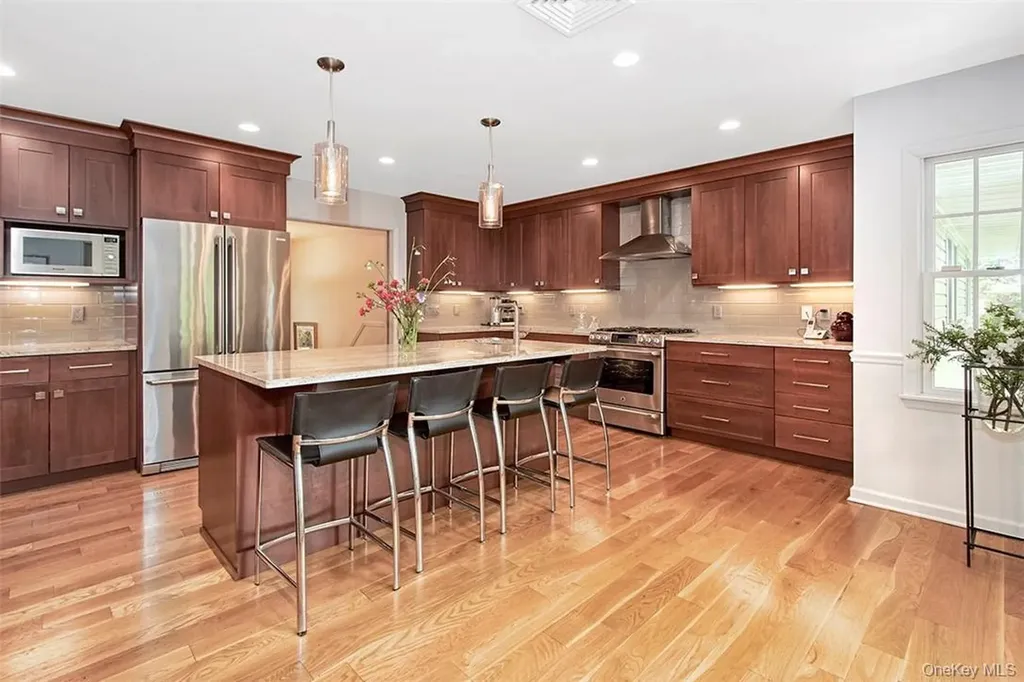 21 Douglas Circle Rye NY 10580