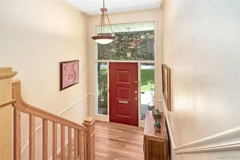 21 Douglas Circle Rye NY 10580