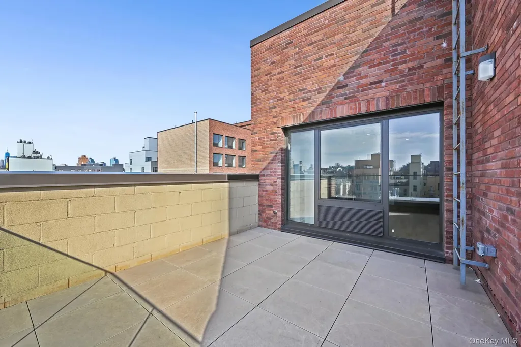 444 Graham Avenue Brooklyn NY 11211