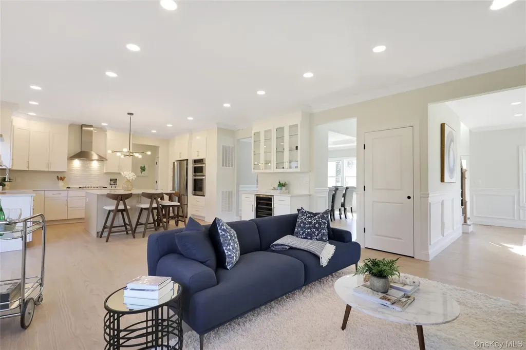 27 Belmont Circle Syosset NY 11791