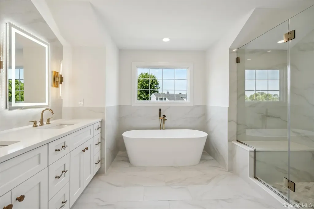27 Belmont Circle Syosset NY 11791